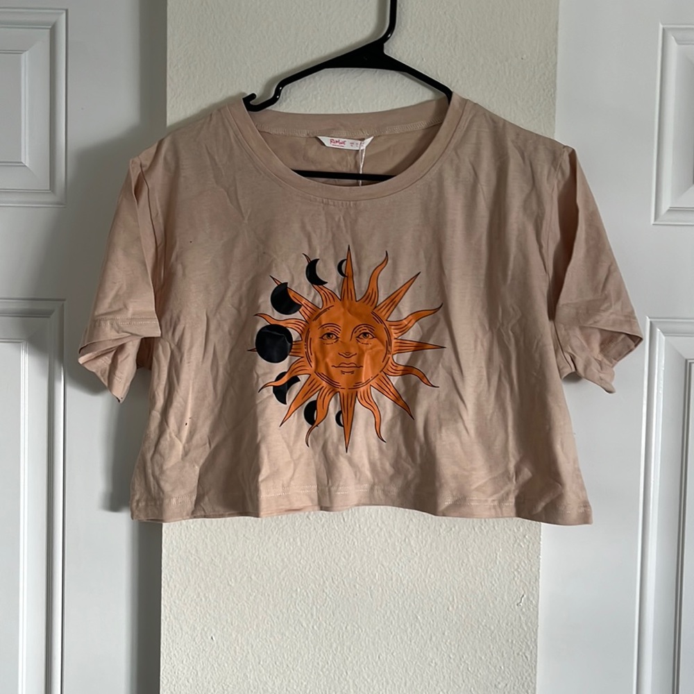 Graphic crop tee